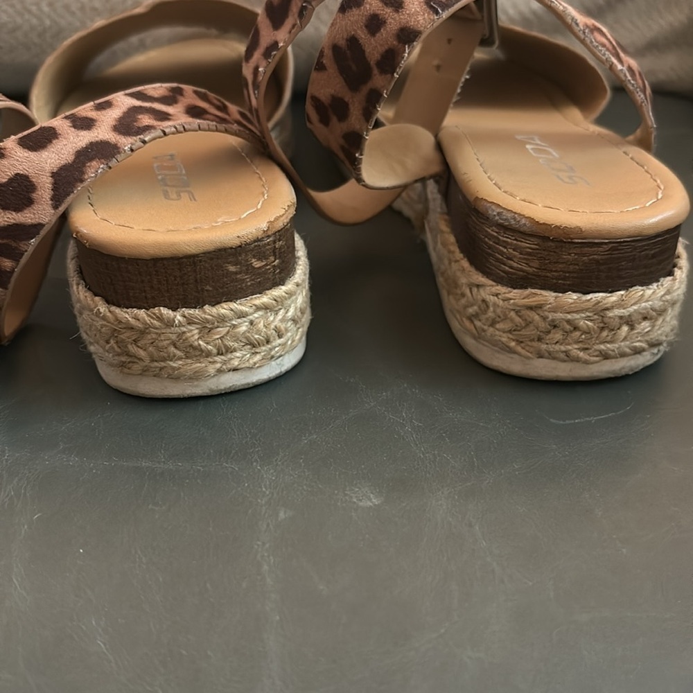 ❤️3 for $15! ❤️ SODA animal print sandals. Oat Cheetah! Size 2, ❤️3 for $15!❤️ - Picture 8 of 13